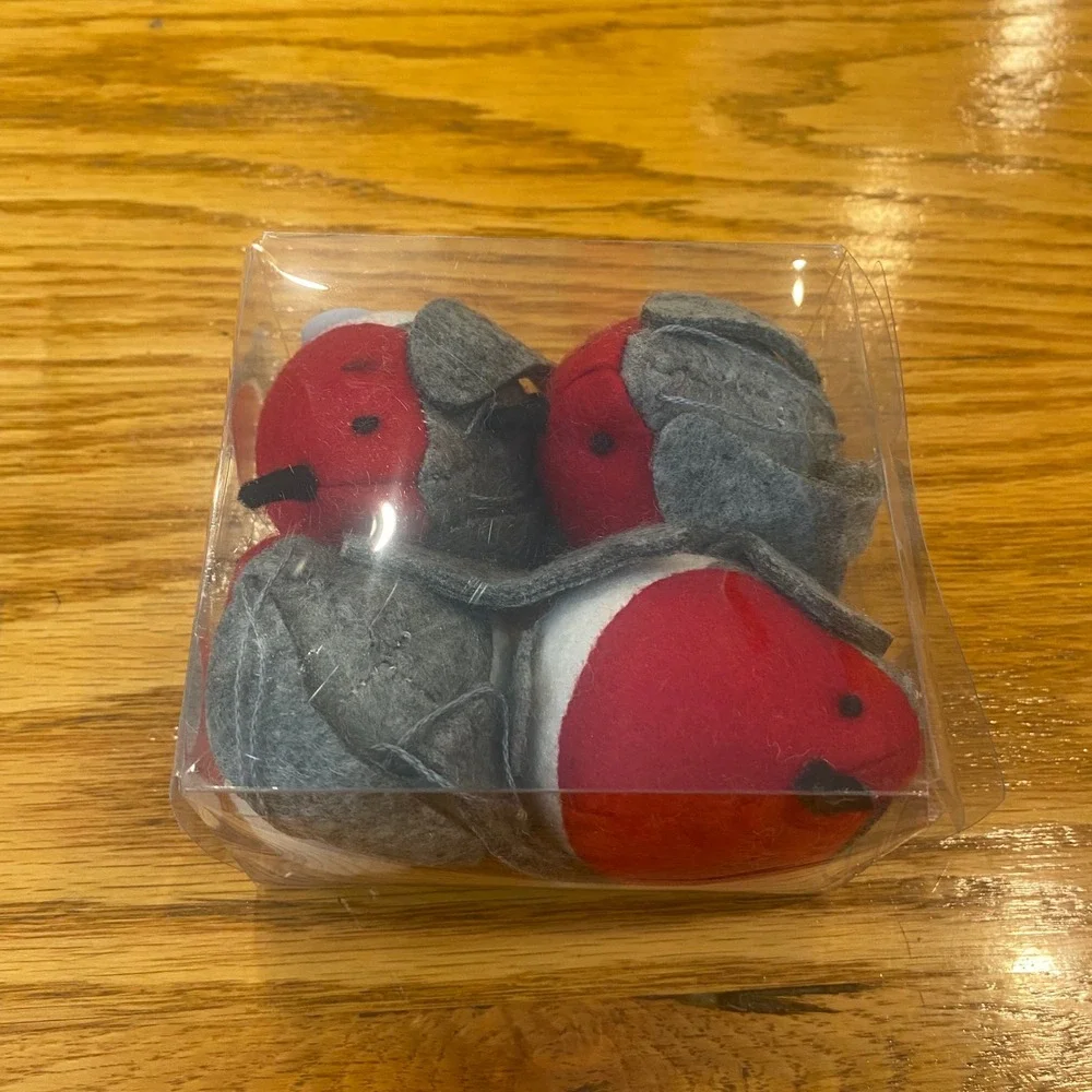 IKEA Vinterfint Bird Ornaments Red NIB Felt Christmas Set of 4 - Picture 1 of 2